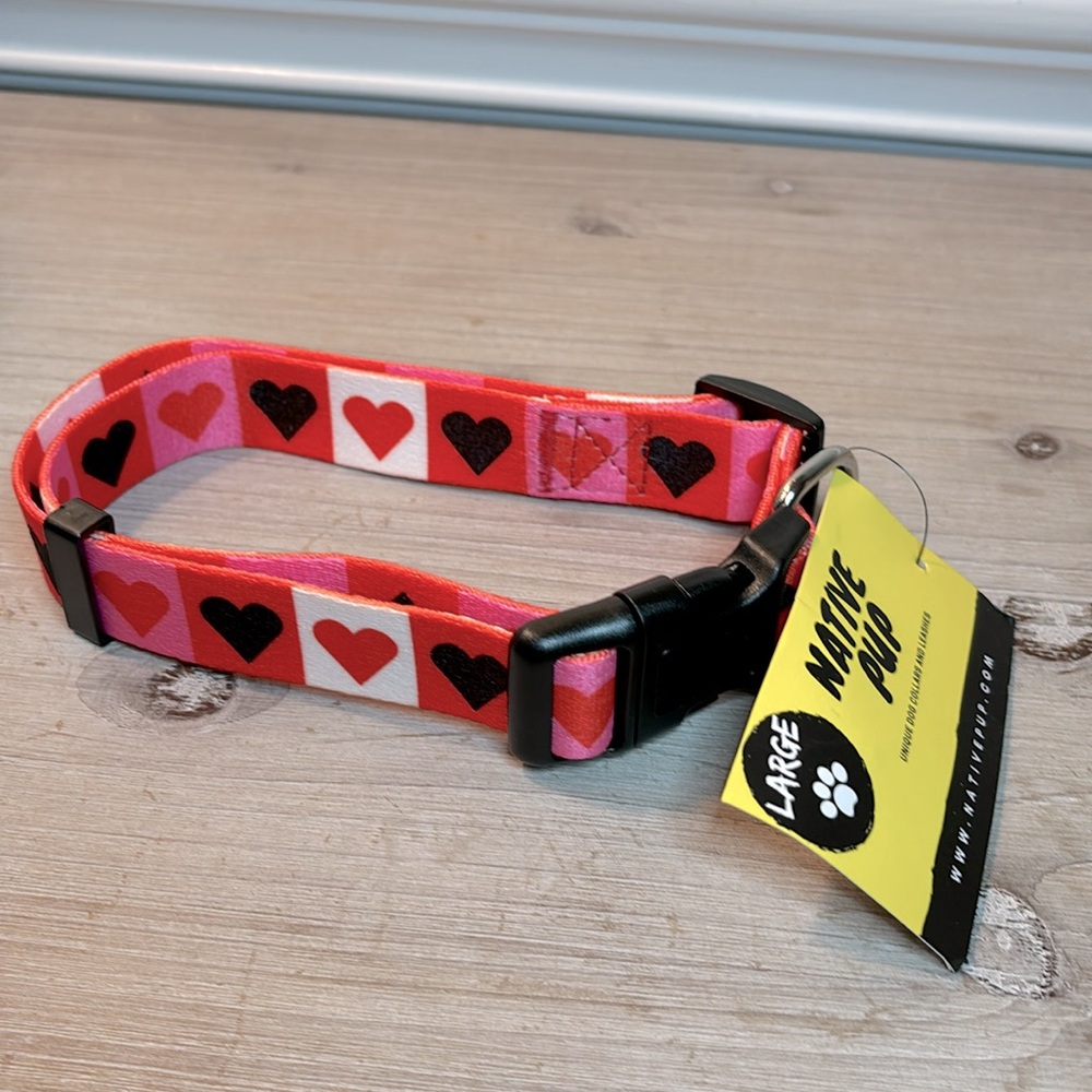 NWT Heart Nylon Large Dog Collar